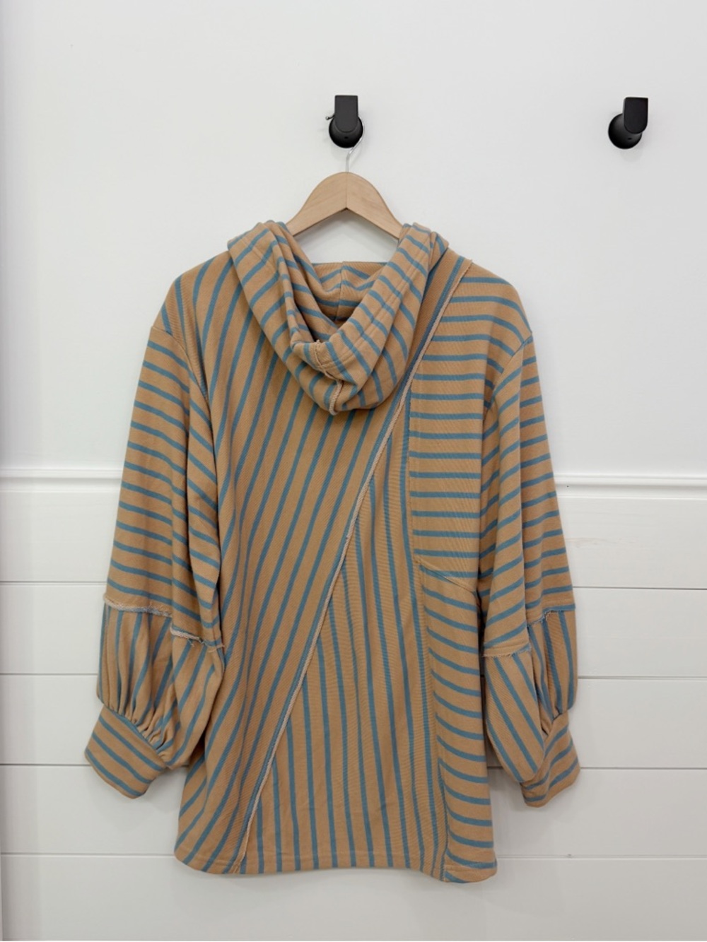 Women’s Davi & Dani Stripe Boho Hooded Sweater Bell Sleeves M - Picture 4 of 5